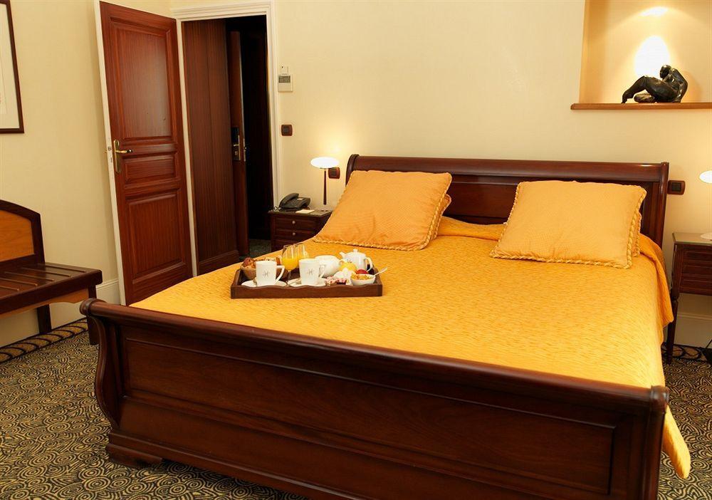 L'hotel Hotel 5*